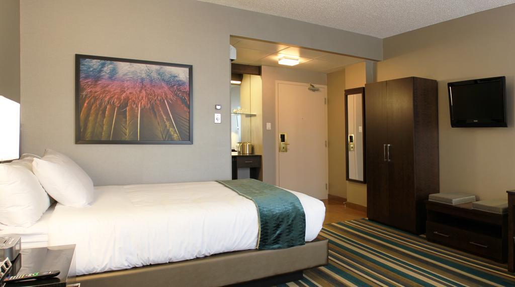 Hotel Blackfoot Calgary Exterior photo