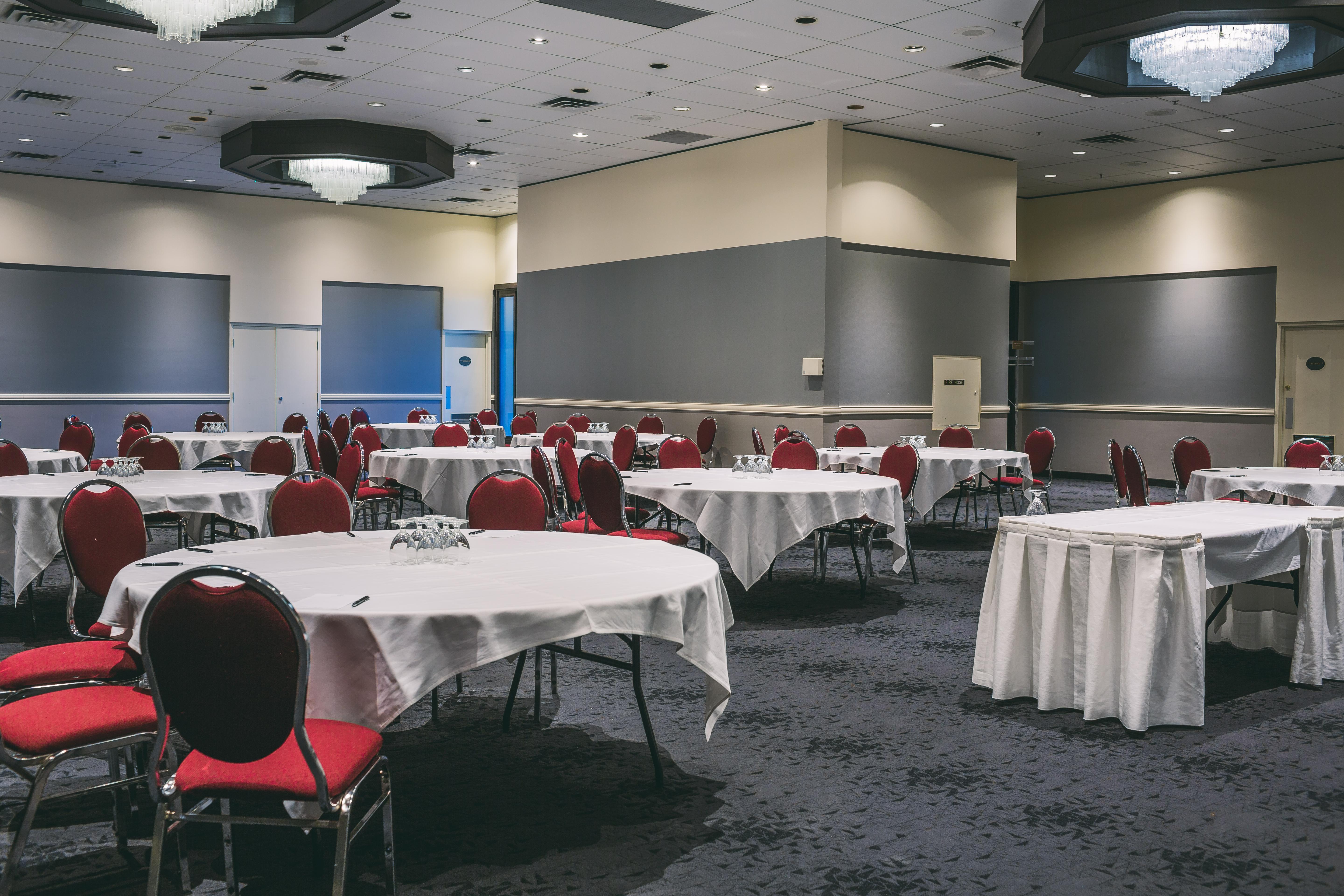 Hotel Blackfoot Calgary Exterior photo