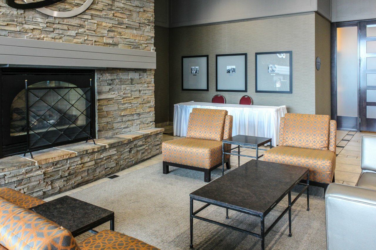 Hotel Blackfoot Calgary Exterior photo